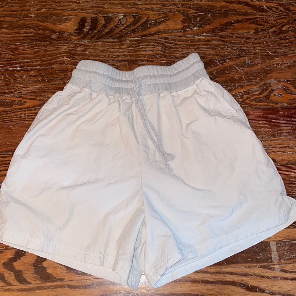 Fabletics High Waisted Paper Bag Shorts- Size XS